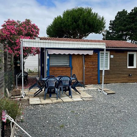 Chalet agréable en bord en de mer. Port-des-Barques Exterior foto