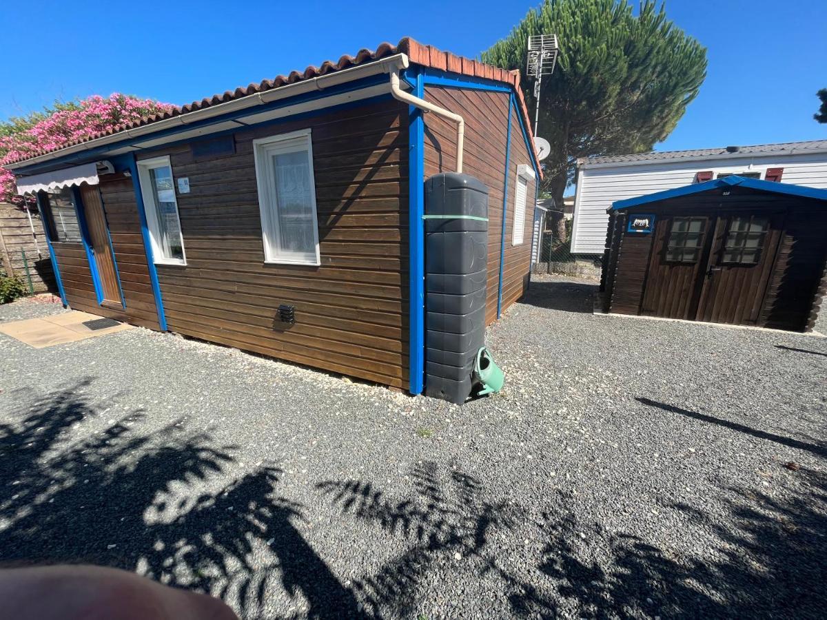 Chalet agréable en bord en de mer. Port-des-Barques Exterior foto
